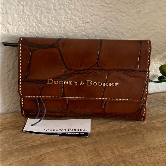 🌟 Dooney & Bourke Wallet